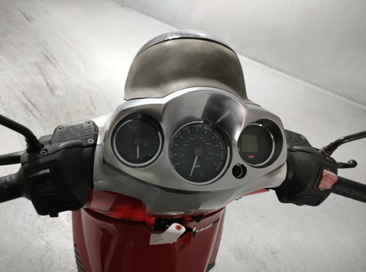 Мотоцикл Aprilia SCARABEO250