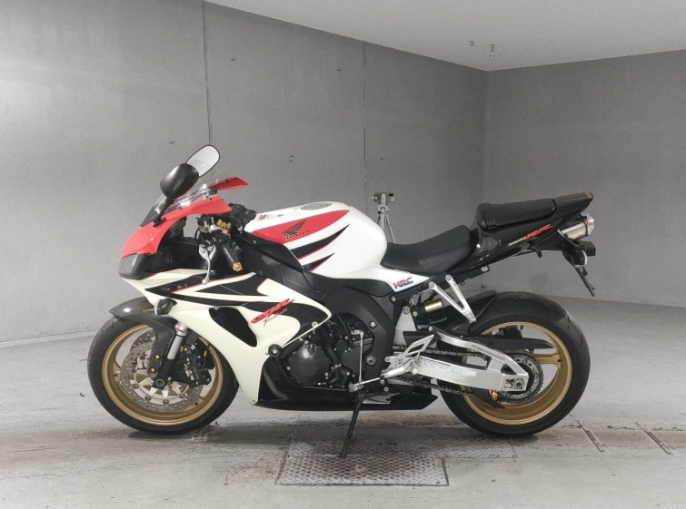 Мотоцикл Honda CBR1000RR з пробігом 9480 km