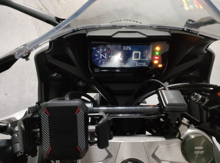 Мотоцикл Honda CBR650R з пробігом 5008 km