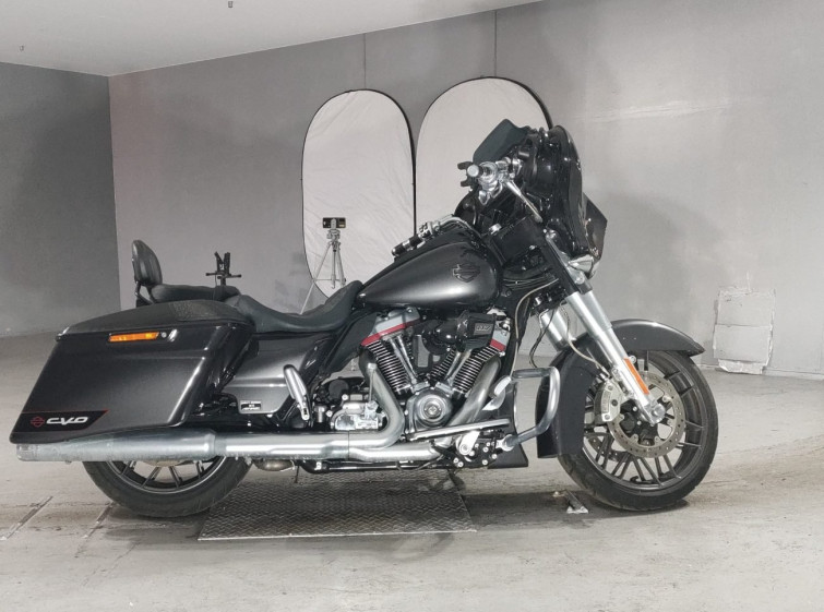 Мотоцикл HD STREET GLIDE FLHXSE1920 CVO з пробігом 1792 km