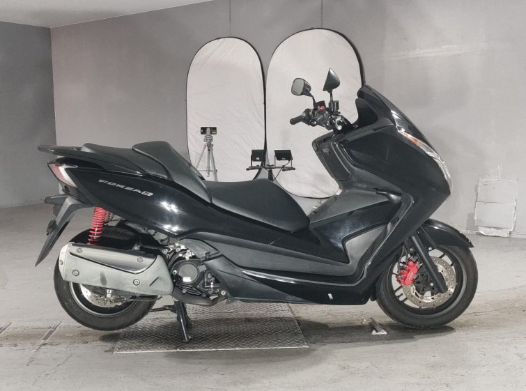 Мотоцикл Honda FORZA SI з пробігом 19906 km