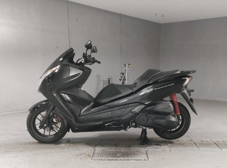 Мотоцикл Honda FORZA SI з пробігом 19906 km
