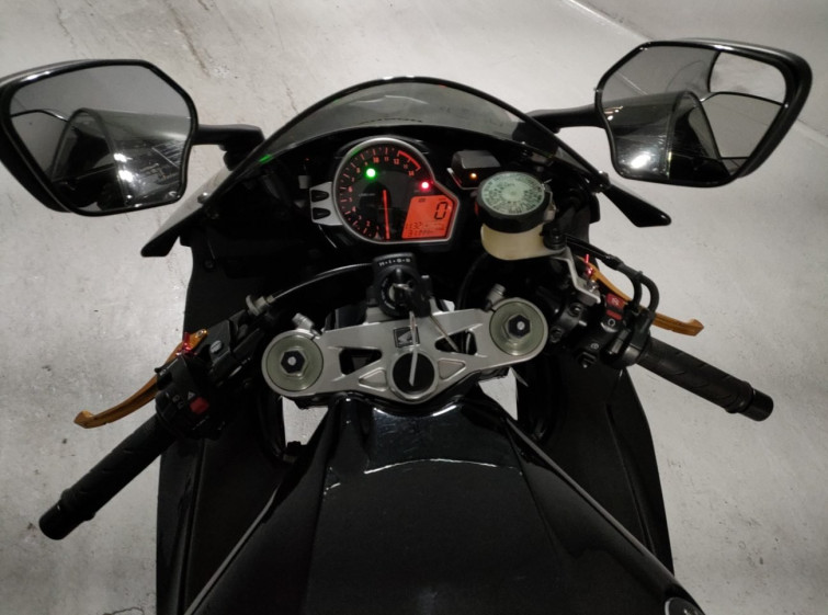 Мотоцикл Honda CBR1000RR с пробегом 31144 km