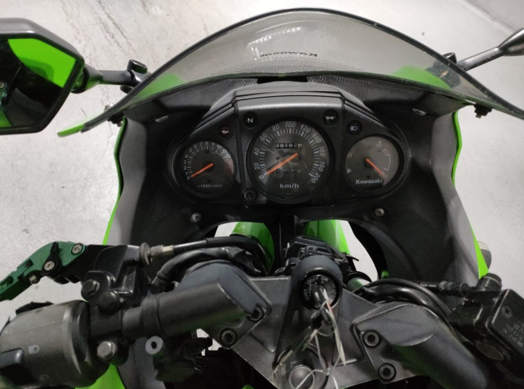 Мотоцикл Kawasaki NINJA250R з пробігом 39183 km