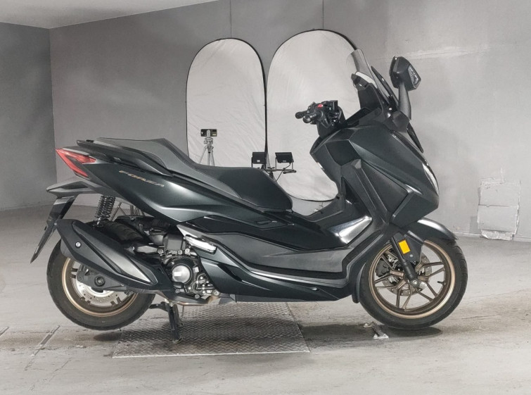 Мотоцикл Honda FORZA з пробігом 7283 km