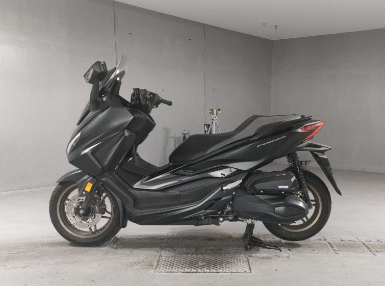 Мотоцикл Honda FORZA з пробігом 7283 km