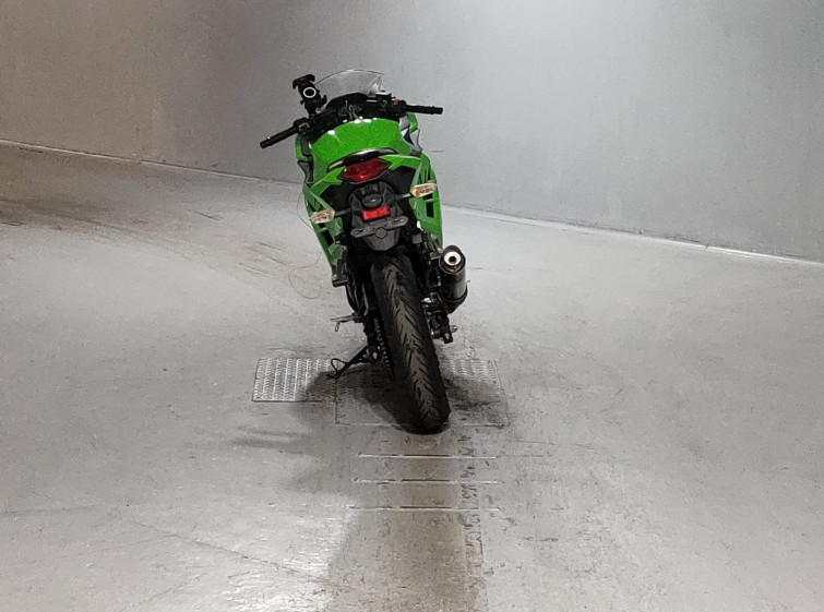Мотоцикл Kawasaki NINJA250 з пробігом 16141 km