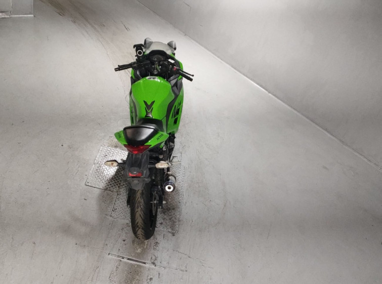 Мотоцикл Kawasaki NINJA250 з пробігом 16141 km