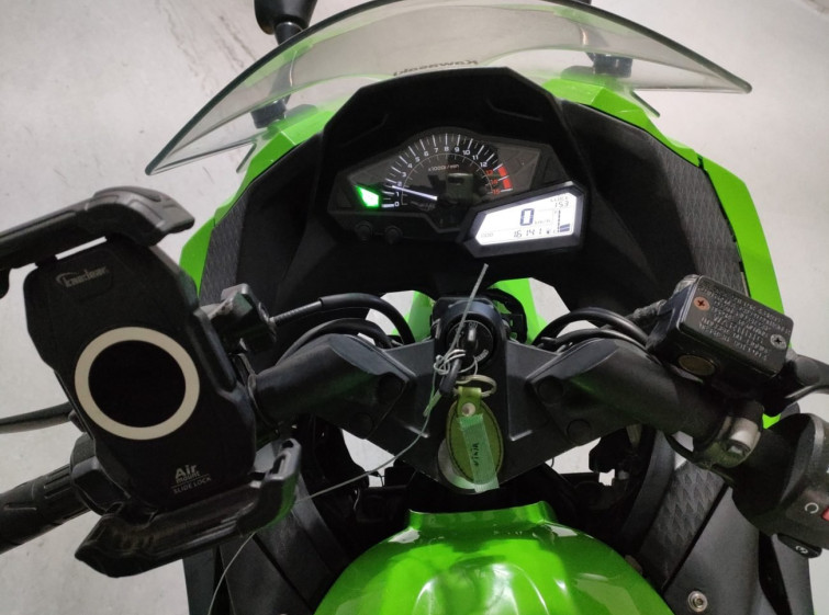 Мотоцикл Kawasaki NINJA250 з пробігом 16141 km