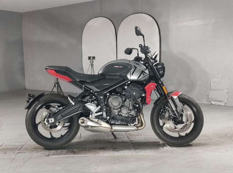 Мотоцикл Triumph TRIDENT660 з пробігом 3823 km