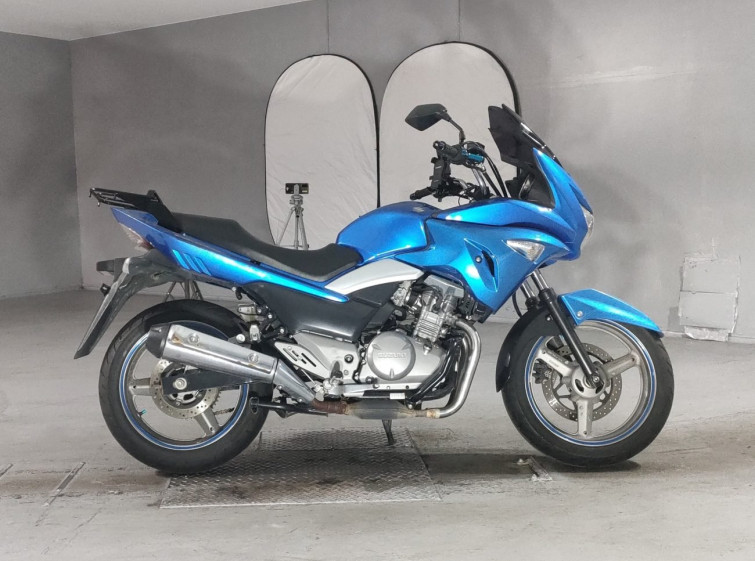 Мотоцикл Suzuki GSR250S з пробігом 21554 km