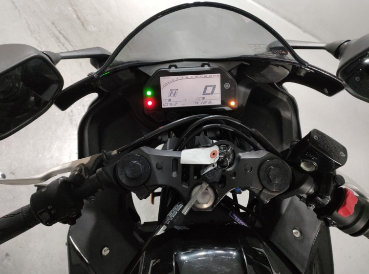 Мотоцикл Yamaha YZF-R25 с пробегом 4123 km