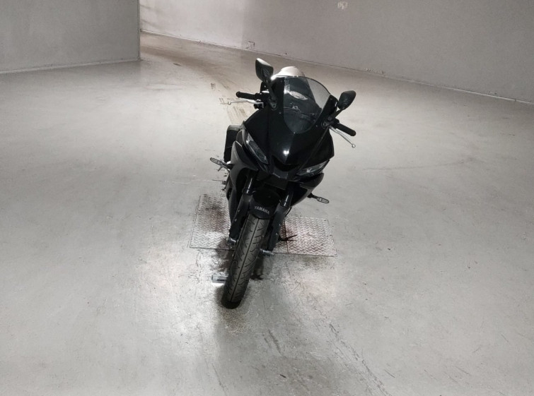Мотоцикл Yamaha YZF-R25 с пробегом 4123 km