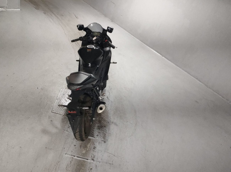 Мотоцикл Yamaha YZF-R25 с пробегом 4123 km
