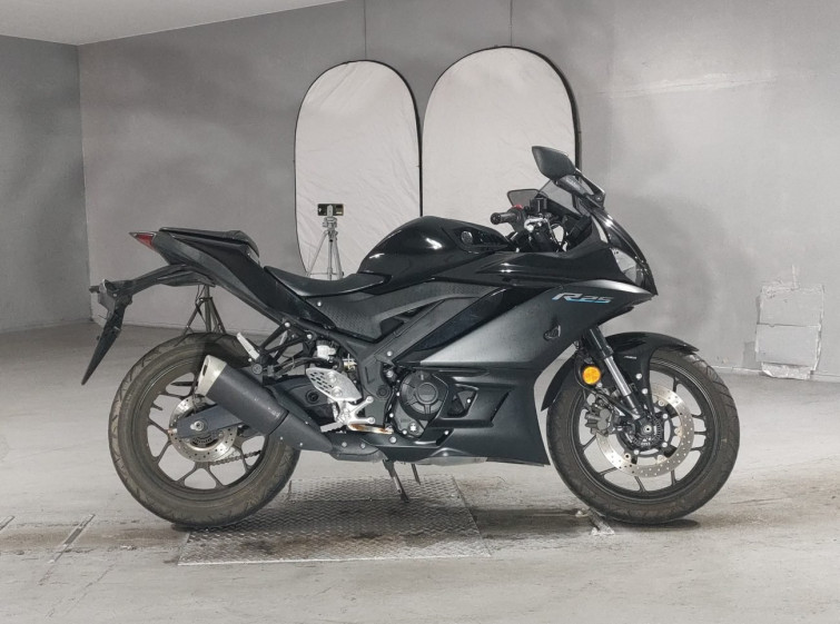 Мотоцикл Yamaha YZF-R25 с пробегом 4123 km