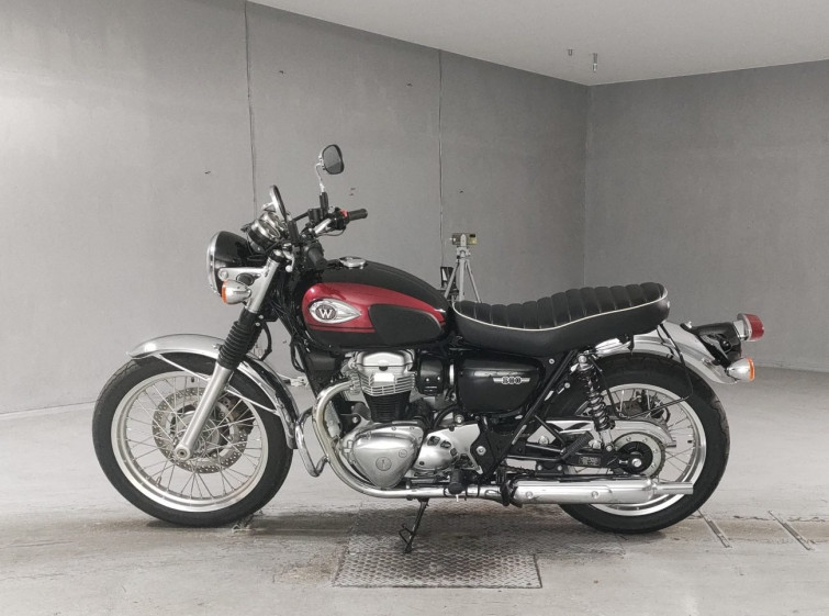 Мотоцикл Kawasaki W800 з пробігом 3767 km