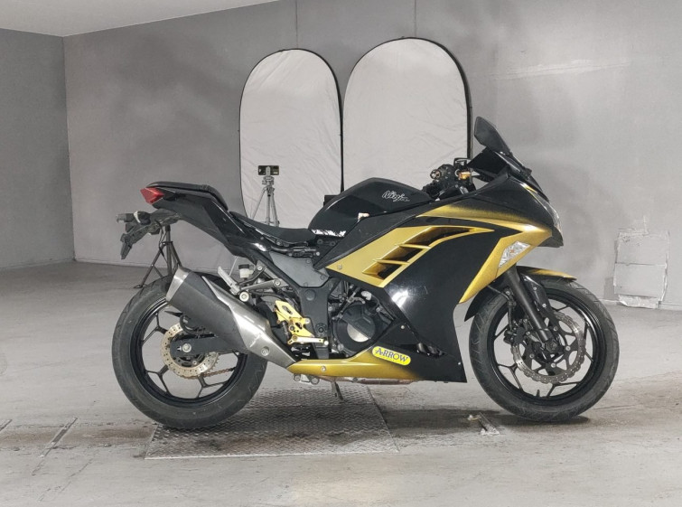 Мотоцикл Kawasaki NINJA250 с пробегом 9999 km