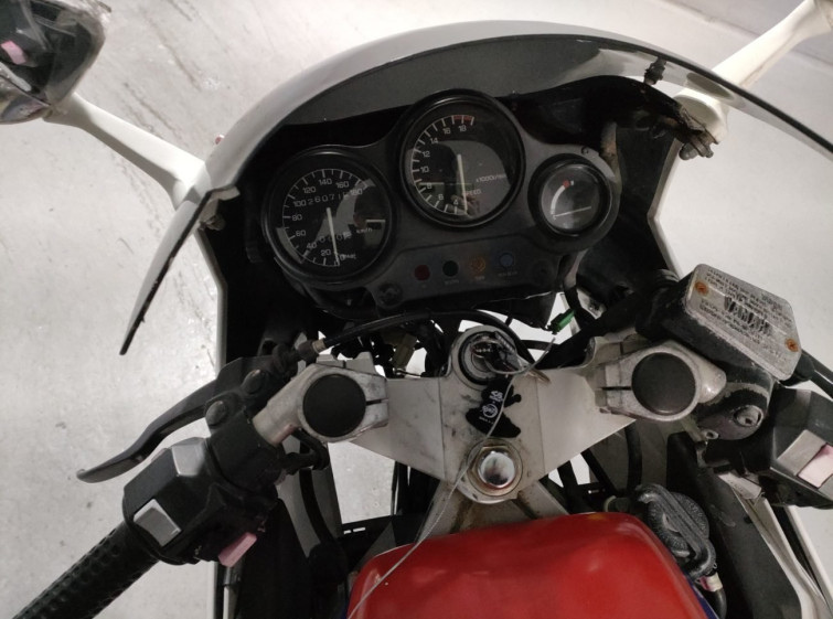 Мотоцикл Yamaha FZR250 с пробегом 26071 km