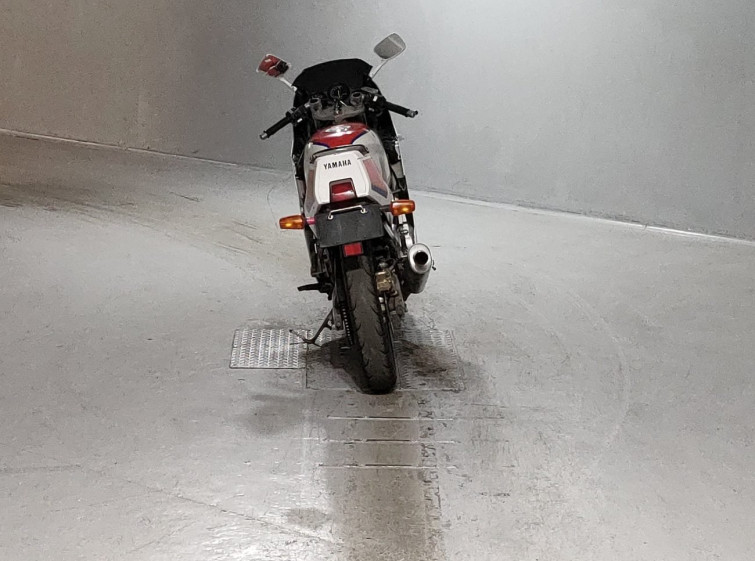 Мотоцикл Yamaha FZR250 с пробегом 26071 km