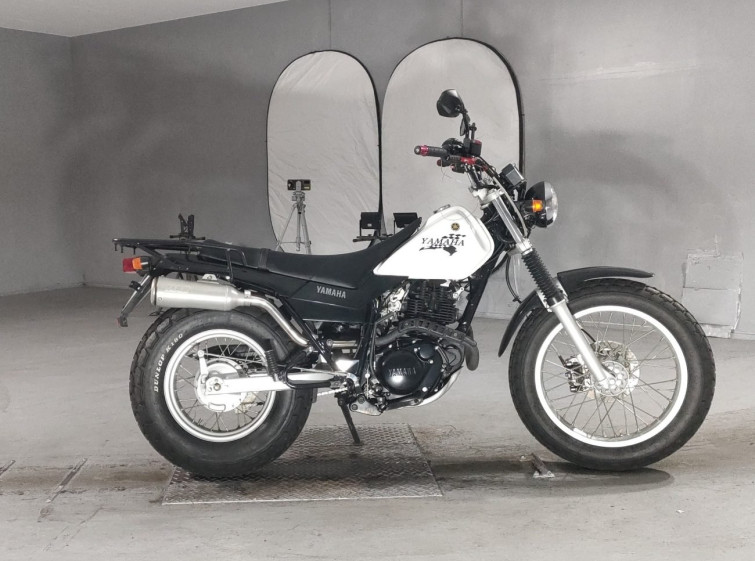 Мотоцикл Yamaha TW225 с пробегом 7800 km