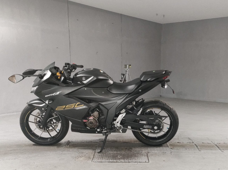 Мотоцикл Suzuki GIXXER SF250 з пробігом 15482 km