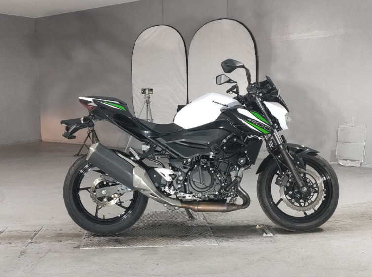 Мотоцикл Kawasaki Z400 з пробігом 6269 km
