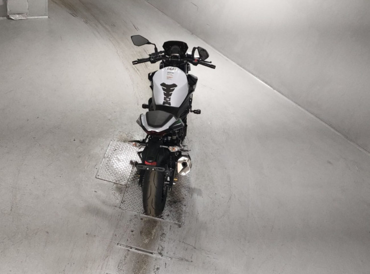 Мотоцикл Kawasaki Z400 з пробігом 6269 km