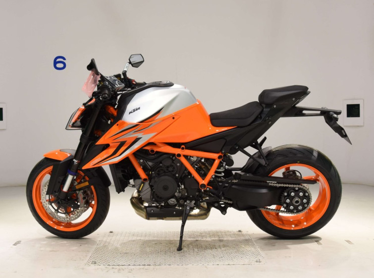 Мотоцикл KTM 1290 SUPERDUKE R з пробігом 1 km