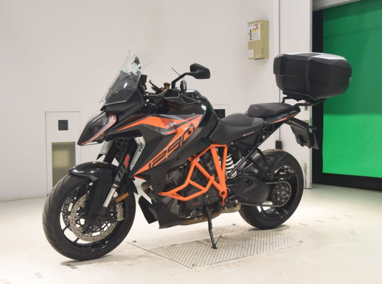 Мотоцикл KTM 1290 SUPERDUKE GT с пробегом 14926 km