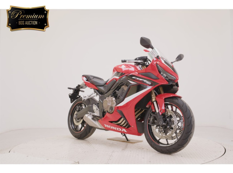 Мотоцикл Honda CBR650R з пробігом 5702 km