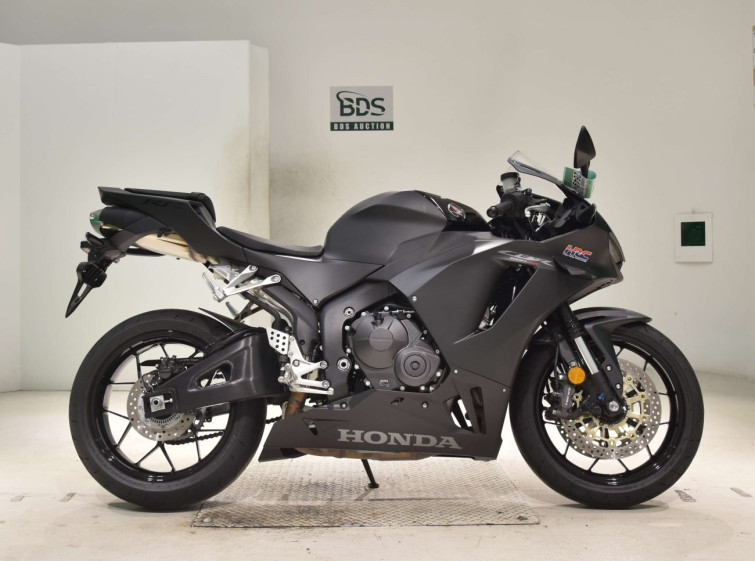 Мотоцикл Honda CBR600RR с пробегом 3288 km