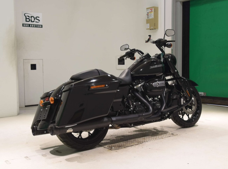 Мотоцикл HD ROAD KING SPECIAL FLHRXS1868 с пробегом 2699 km