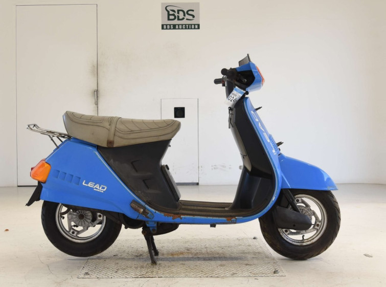 Мотоцикл Honda LEAD80 з пробігом 4067 km