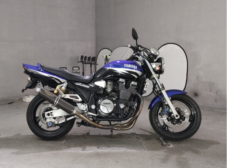Мотоцикл Yamaha XJR1300 з пробігом 48870 km