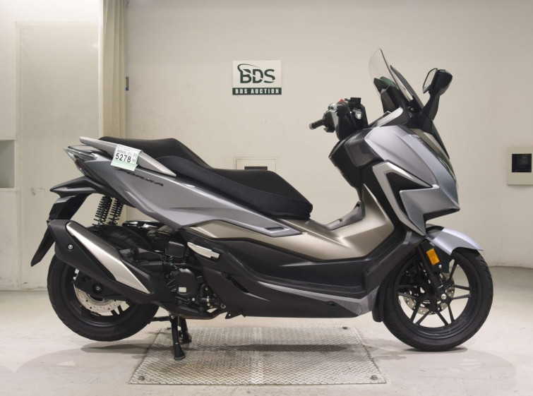 Мотоцикл Honda FORZA з пробігом 17793 km