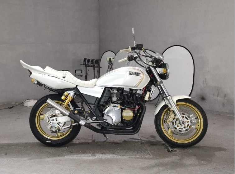 Мотоцикл Yamaha XJR400 с пробегом 15663 km