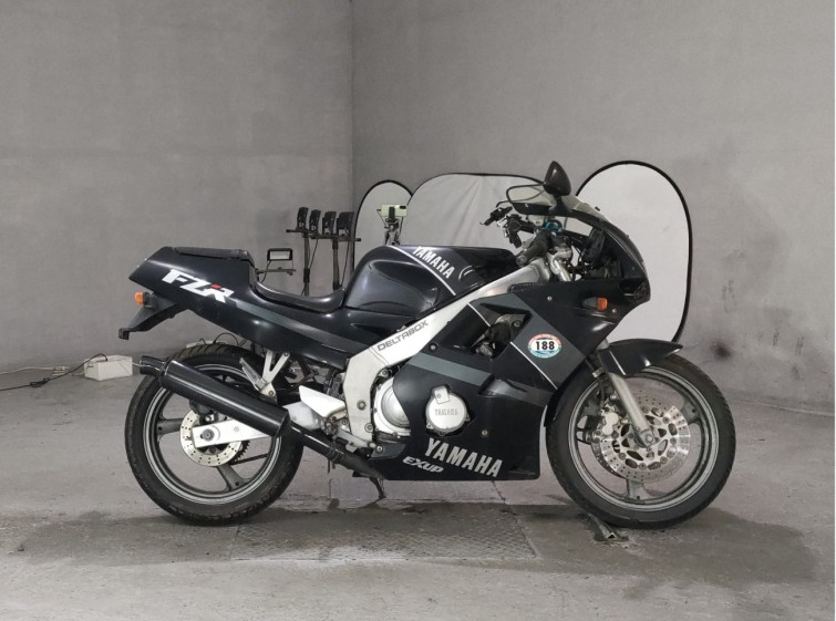 Мотоцикл Yamaha FZR250R з пробігом 68817 km