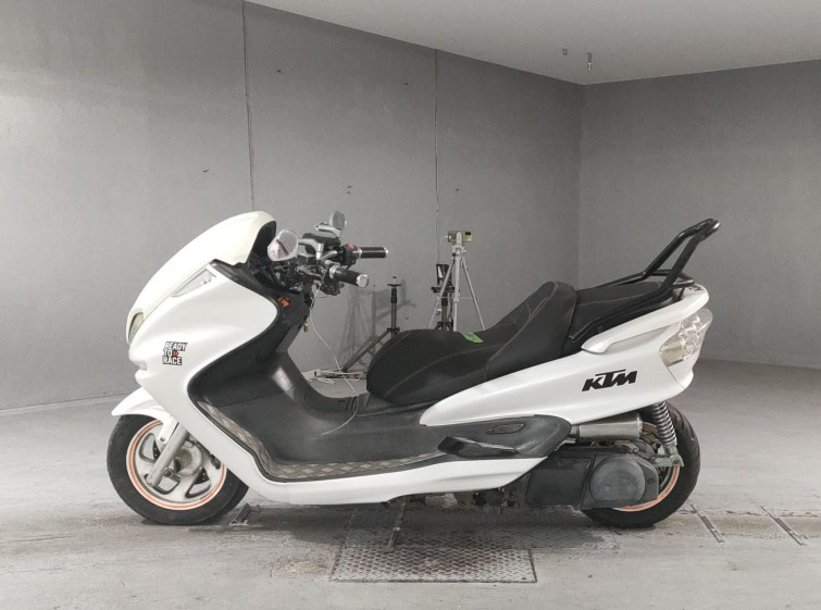 Мотоцикл Yamaha MAJESTY 250C з пробігом 34461 km