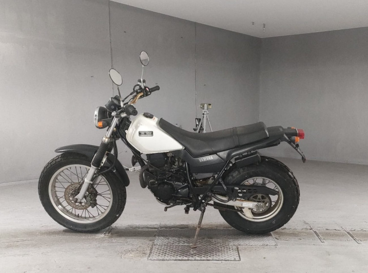 Мотоцикл Yamaha TW225 с пробегом 20183 km