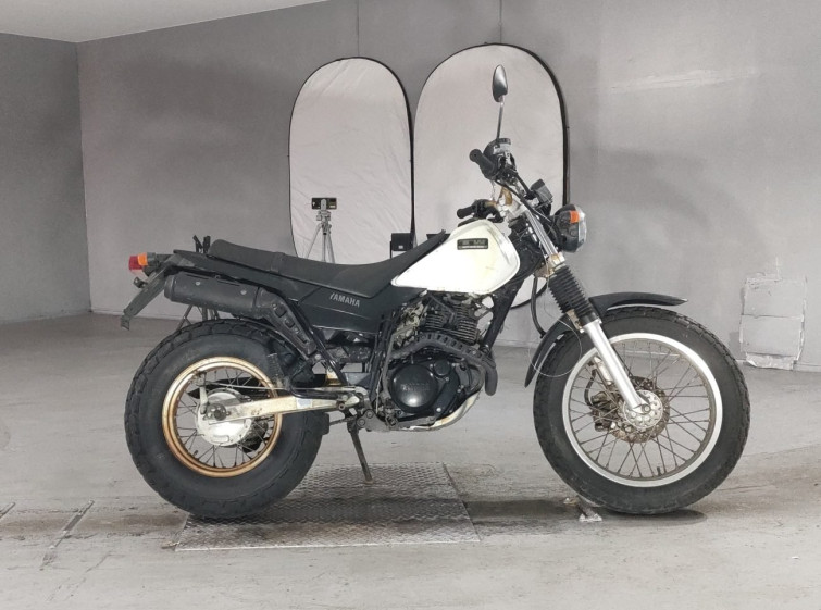 Мотоцикл Yamaha TW225 с пробегом 20183 km