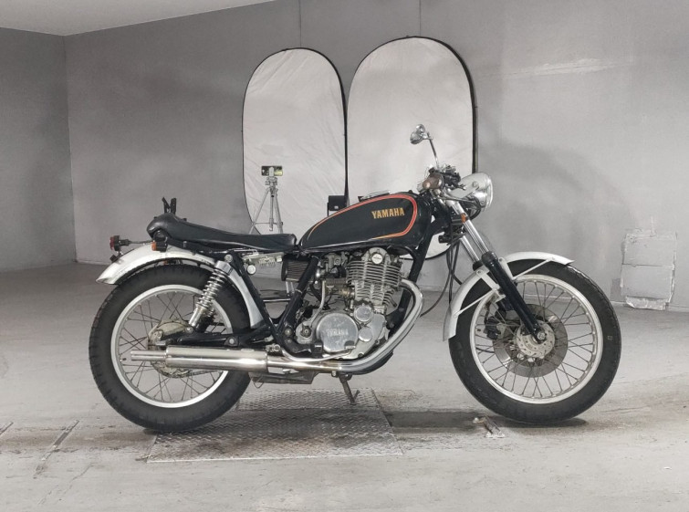 Мотоцикл Yamaha SR400 з пробігом 11137 km