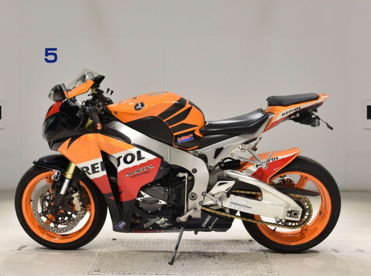 Мотоцикл Honda CBR1000RR з пробігом 75628 km