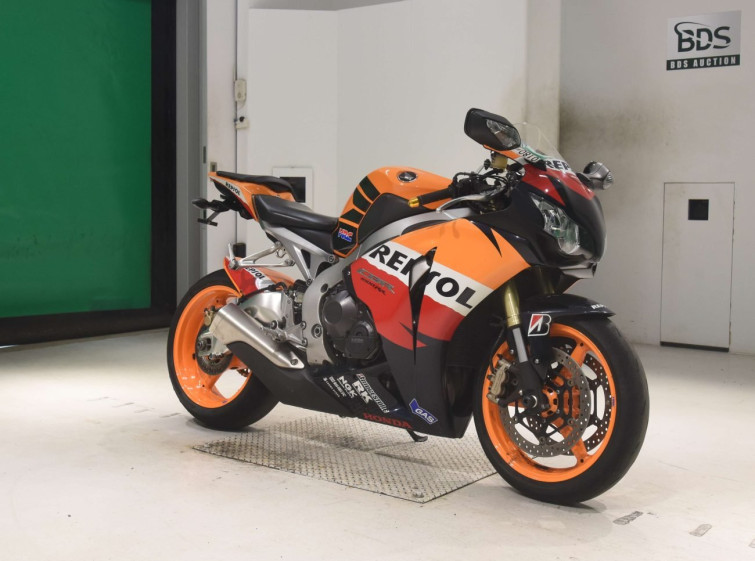 Мотоцикл Honda CBR1000RR з пробігом 75628 km