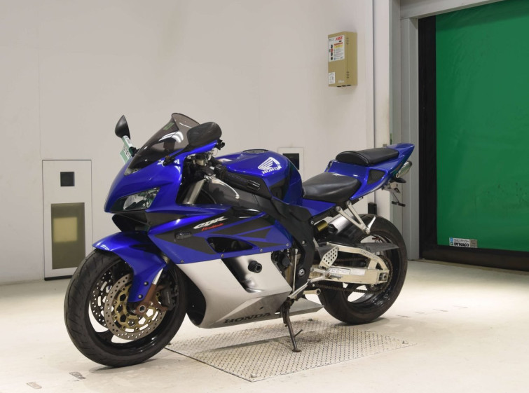 Мотоцикл Honda CBR1000RR с пробегом 24500 km