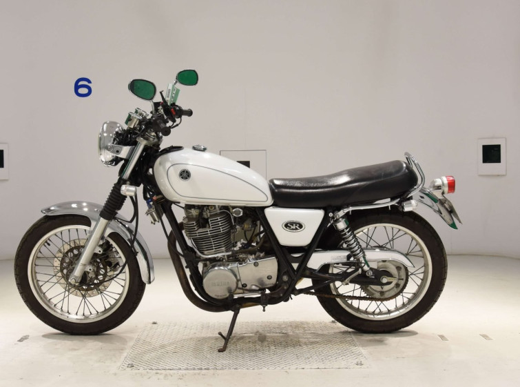 Мотоцикл Yamaha SR400 з пробігом 9604 km