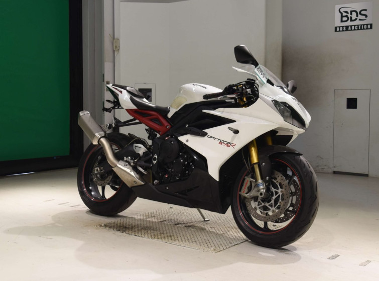 Мотоцикл Triumph DAYTONA 675R з пробігом 28142 km