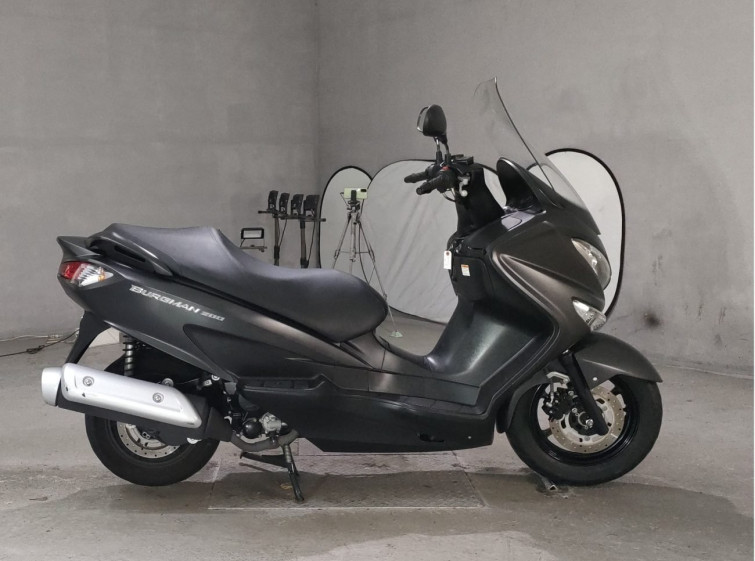 Мотоцикл Suzuki BURGMAN200 з пробігом 4033 km