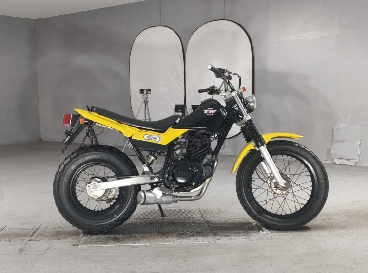 Мотоцикл Yamaha TW200