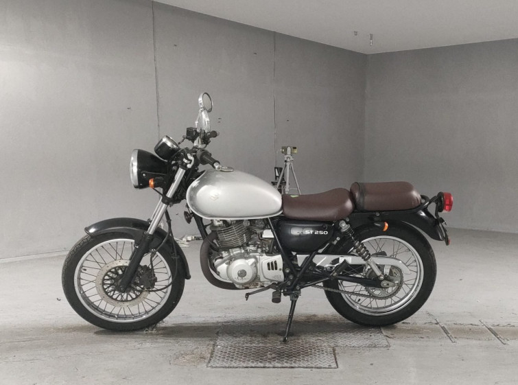 Мотоцикл Suzuki ST250 з пробігом 34387 km