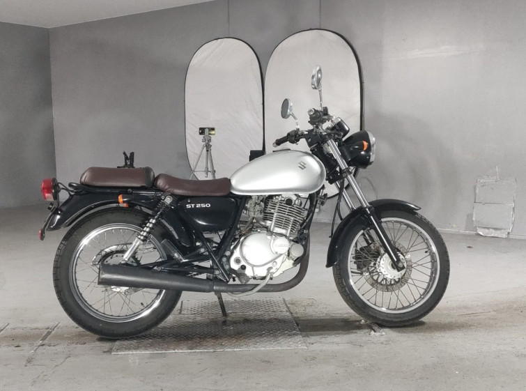 Мотоцикл Suzuki ST250 з пробігом 34387 km